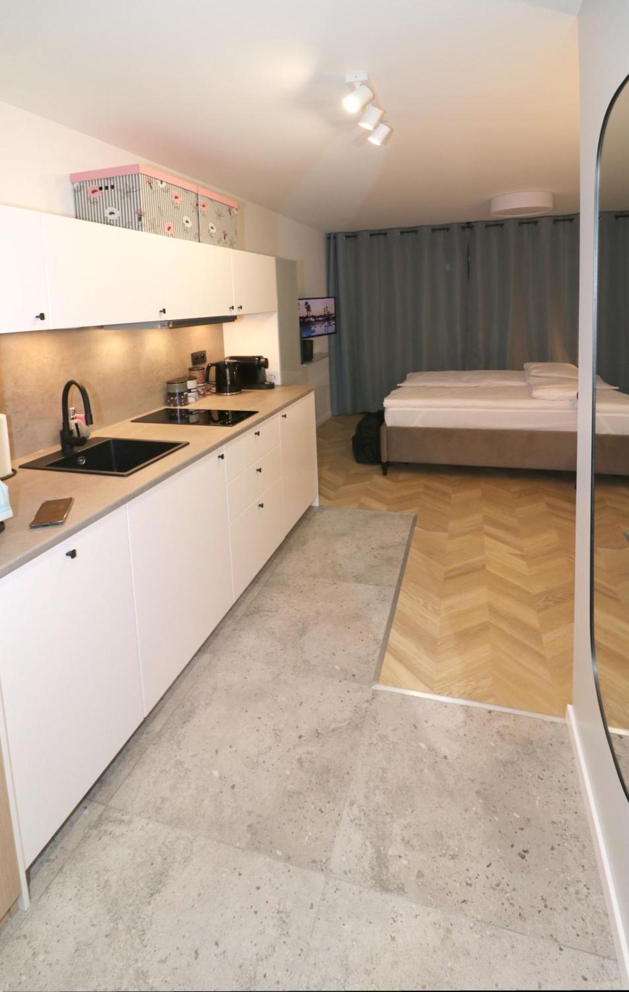 Falcon Apartment Center 4 Metro Swietokrzyska 华沙 外观 照片