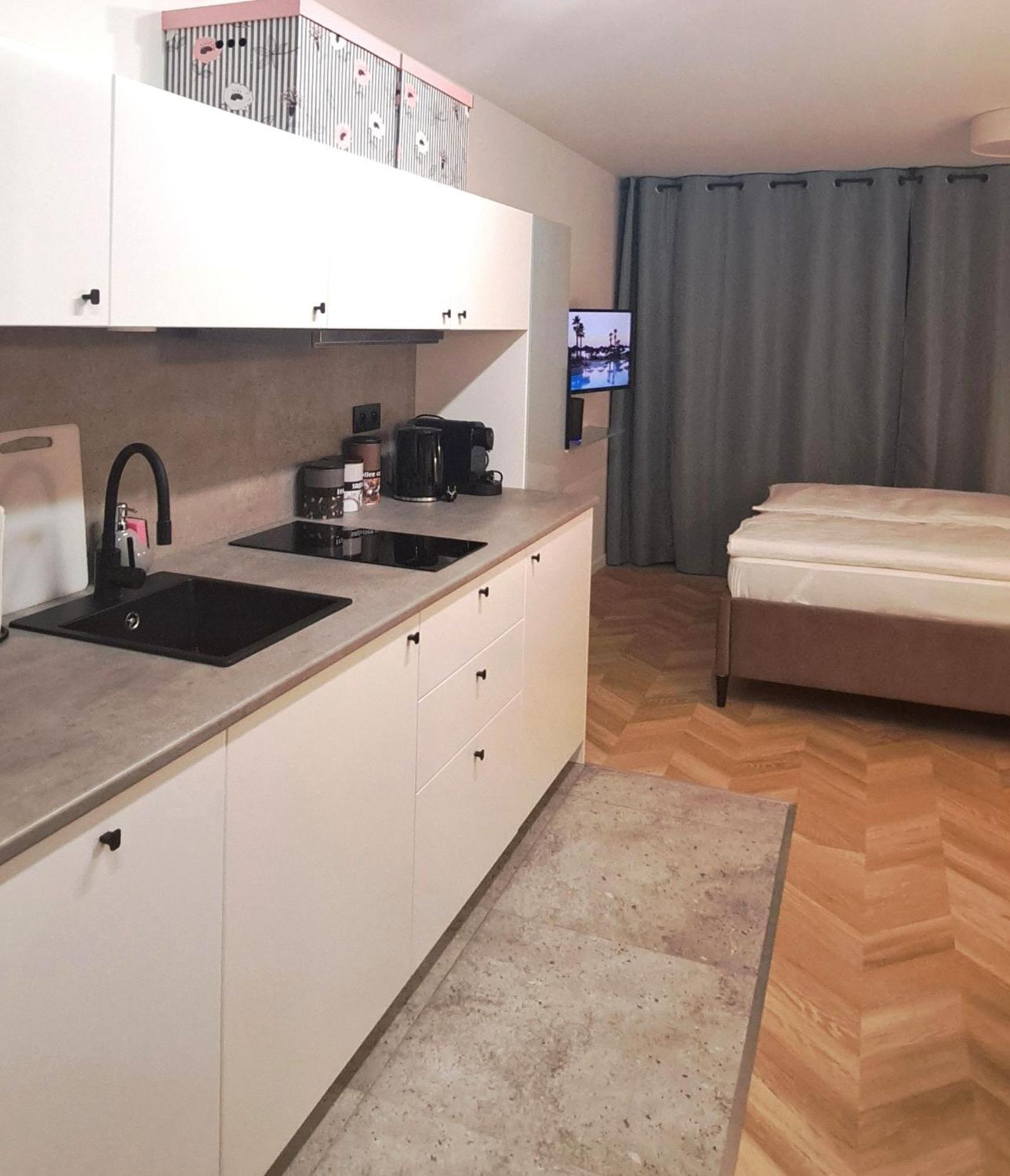 Falcon Apartment Center 4 Metro Swietokrzyska 华沙 外观 照片